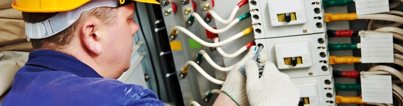 MAISTRU ELECTRICIAN ÎN CONSTRUCŢII-Deschidere curs Braşov În luna Octombrie vom organiza deschiderea pentru un nou curs MAISTRU ELECTRICIAN ÎN CONSTRUCŢII